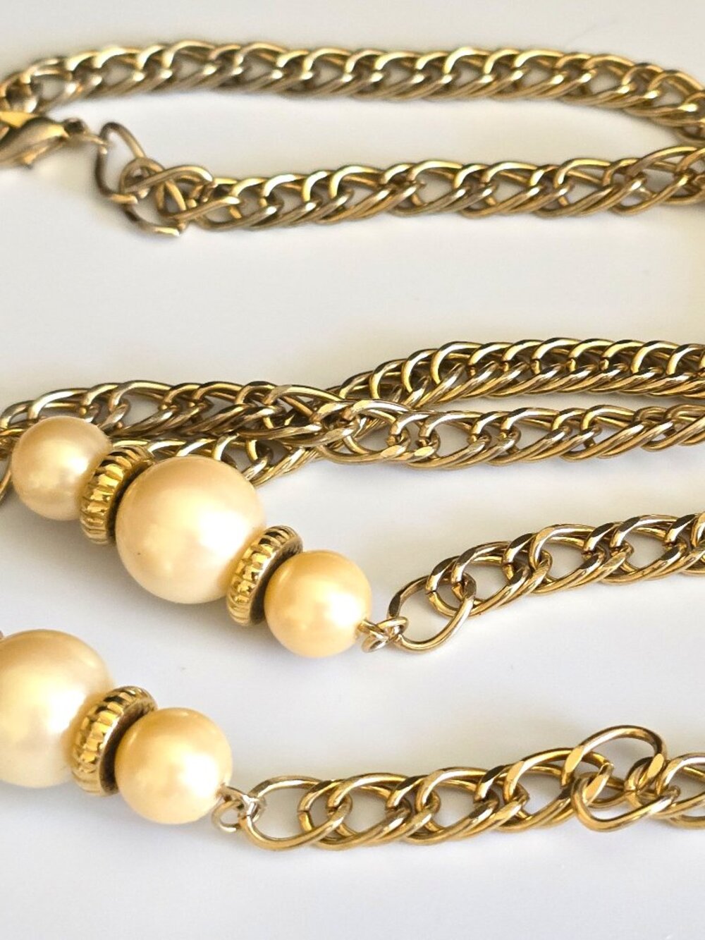 Vintage Bold Pearl & Chunky Gold-Tone curb Chain Necklace fluted Elegant